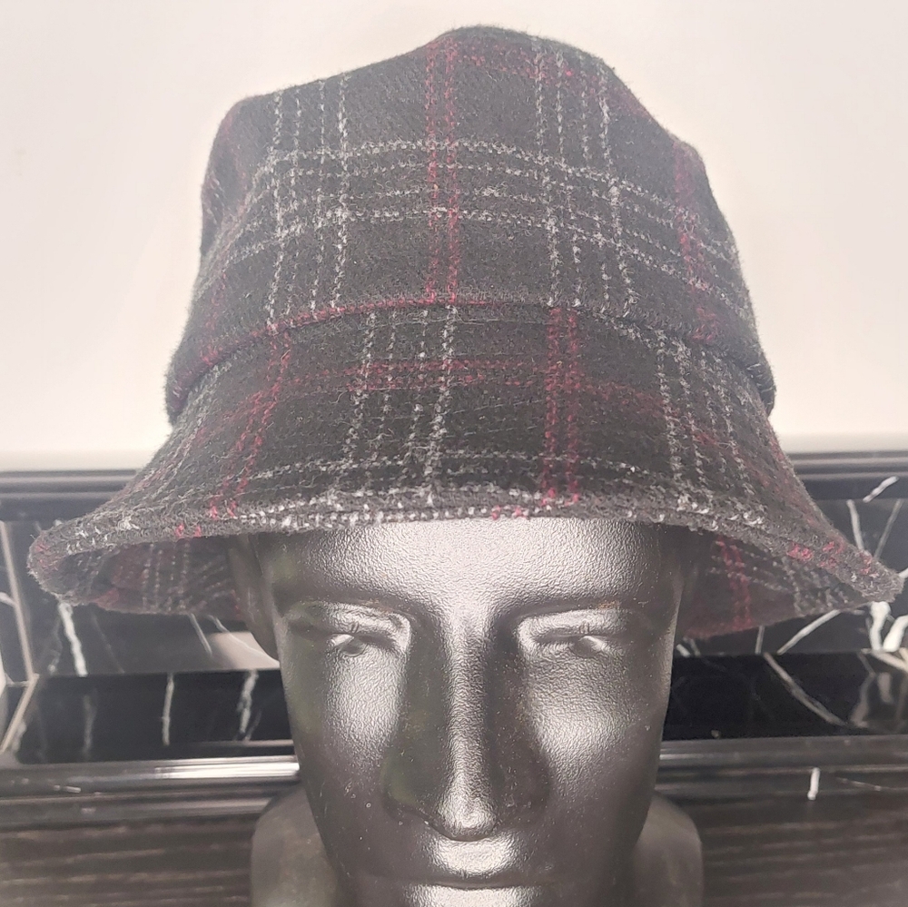 Cute Cream Coloured Bucket Hat BNWT Bucket Hat Size US OS Women's Hat